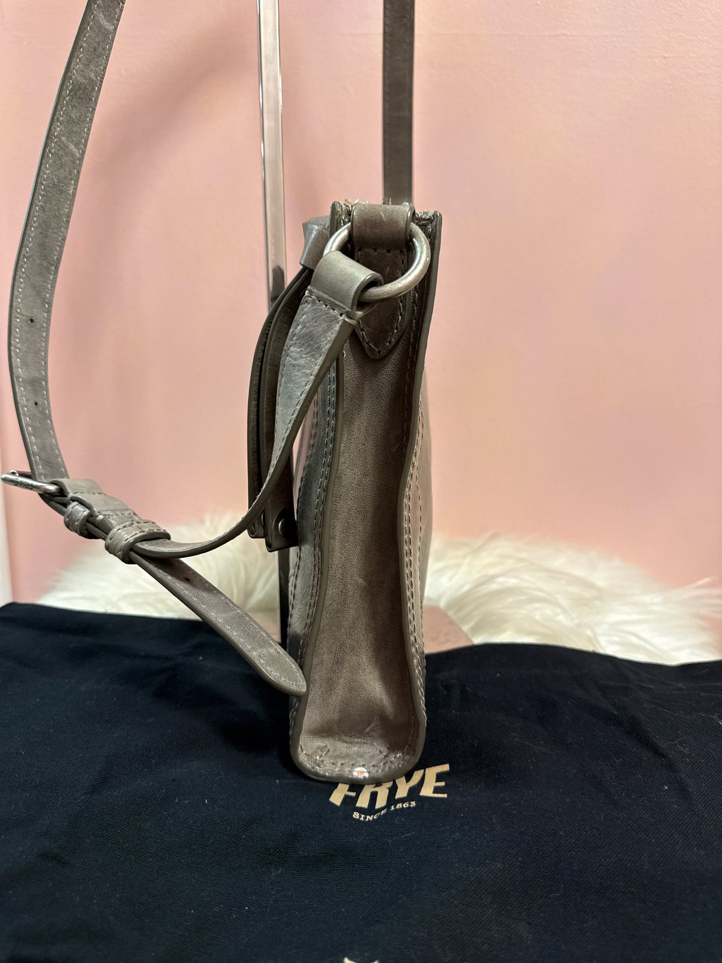 Frye antique carbon leather melissa zip crossbody bag