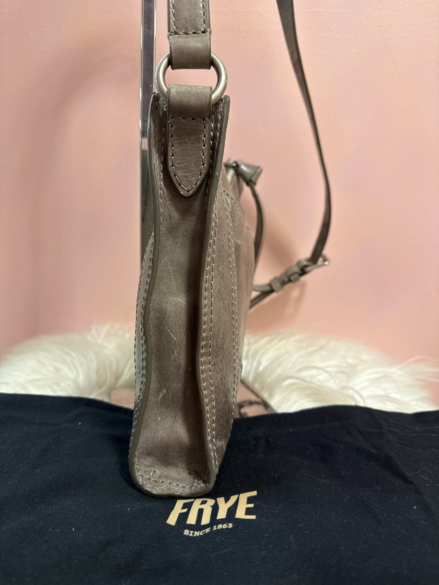 Frye antique carbon leather melissa zip crossbody bag