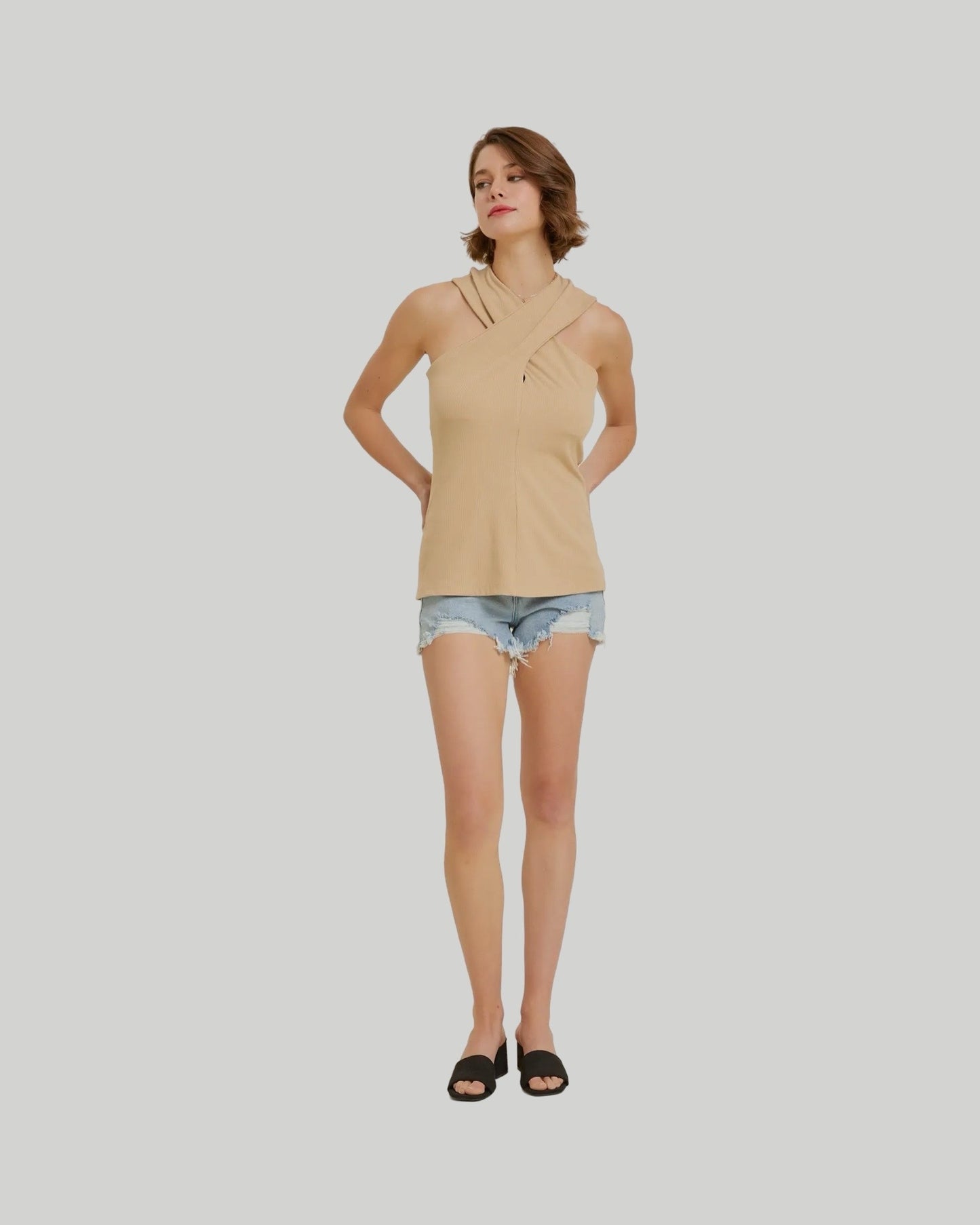 FORMFITTING SOFT, RIB HALTER NECK TANK TOP available in fondant & taupe