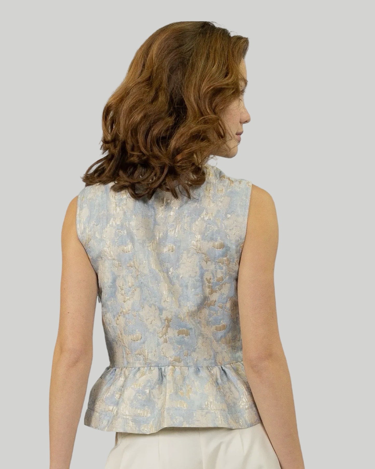 FLORAL JACQUARD PEPLUM TOP WITH BOW DETAIL available in blue/gold & pink/gold