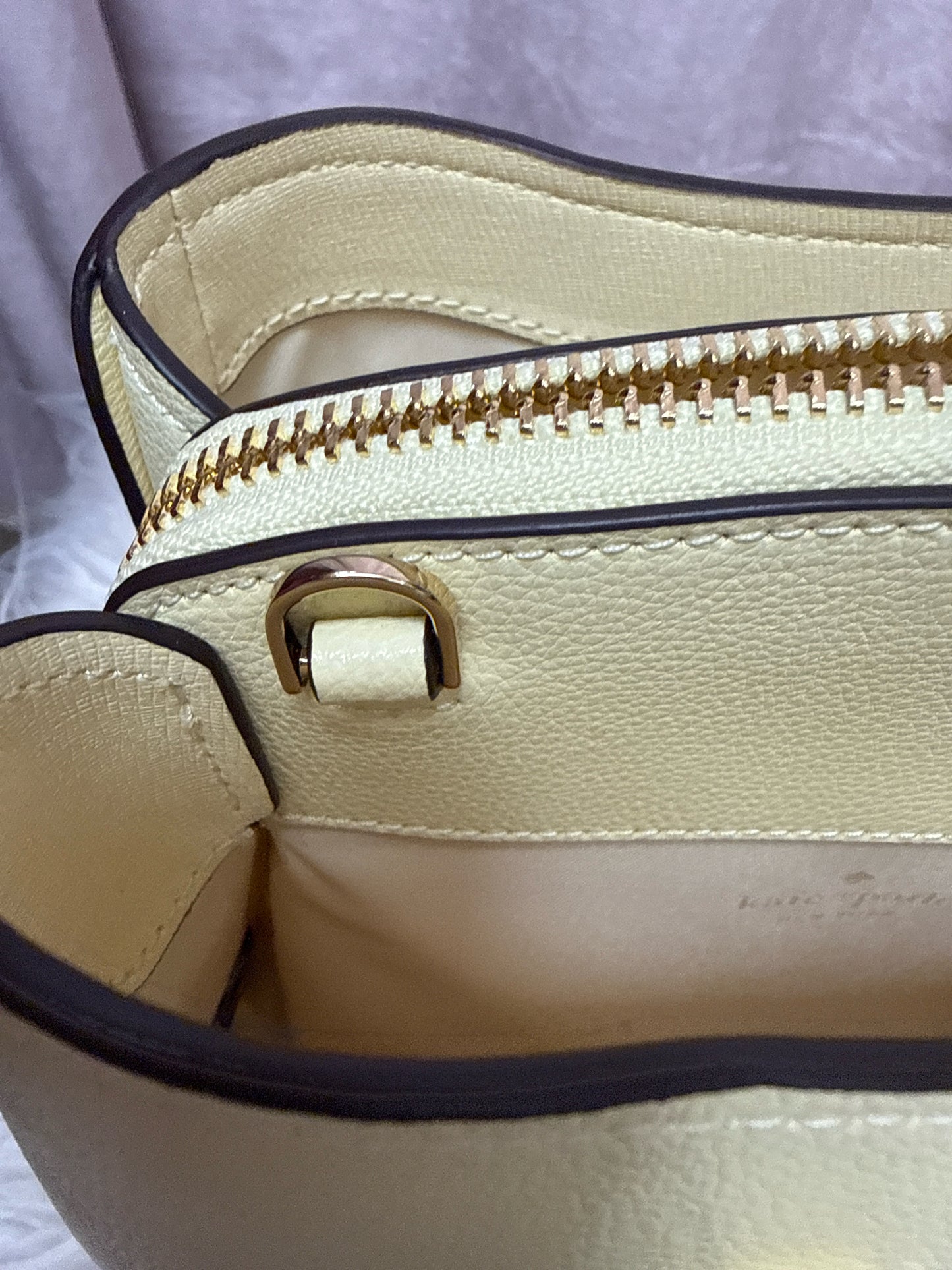 Kate Spade Thompson Street Lemon Fond Handbag