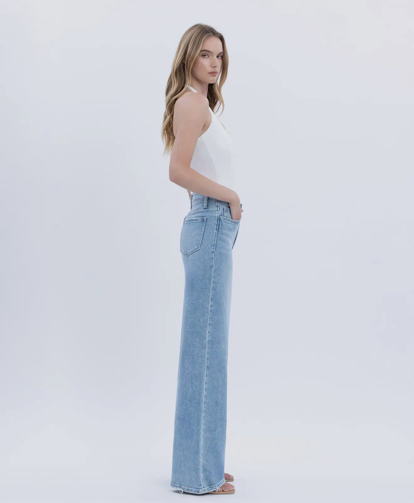 High rise full length wide jeans advantageous
