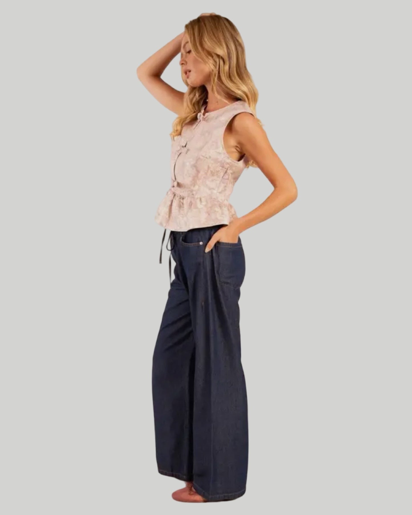 FLORAL JACQUARD PEPLUM TOP WITH BOW DETAIL available in blue/gold & pink/gold