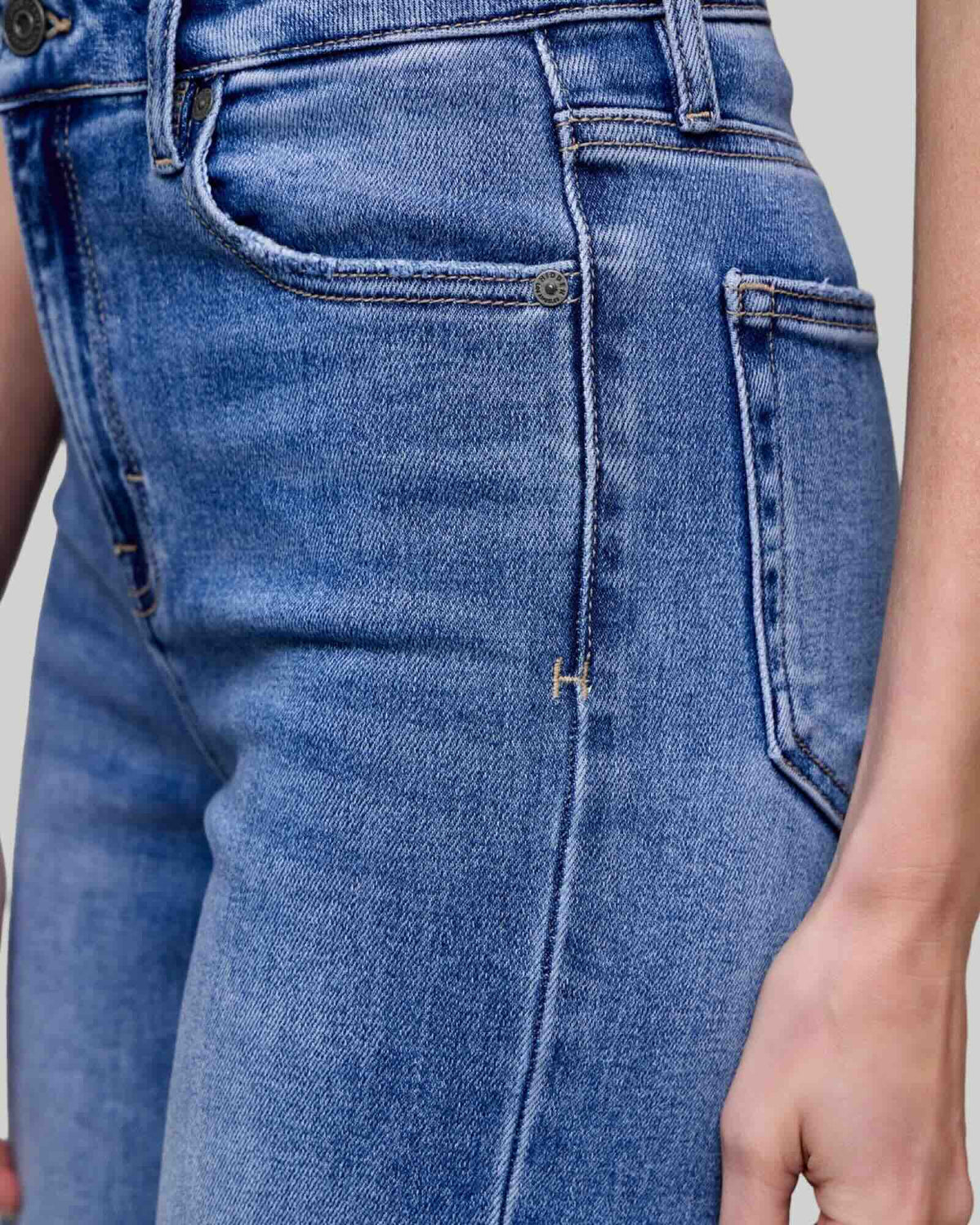 Hidden Tracey Medium Wash Clean Stretch Straight