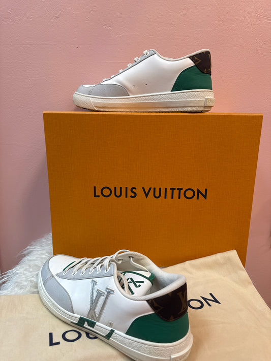 Louis Vuitton Authentic Sneakers with Dust and Box