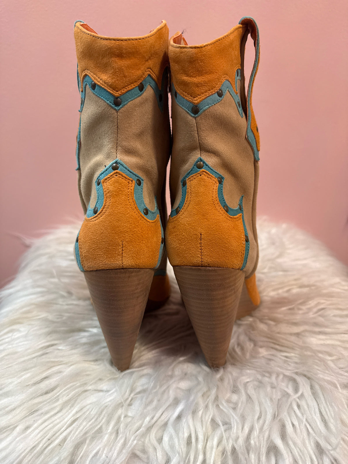 BCBG Girls Western Wedge Boots Pre-Owned