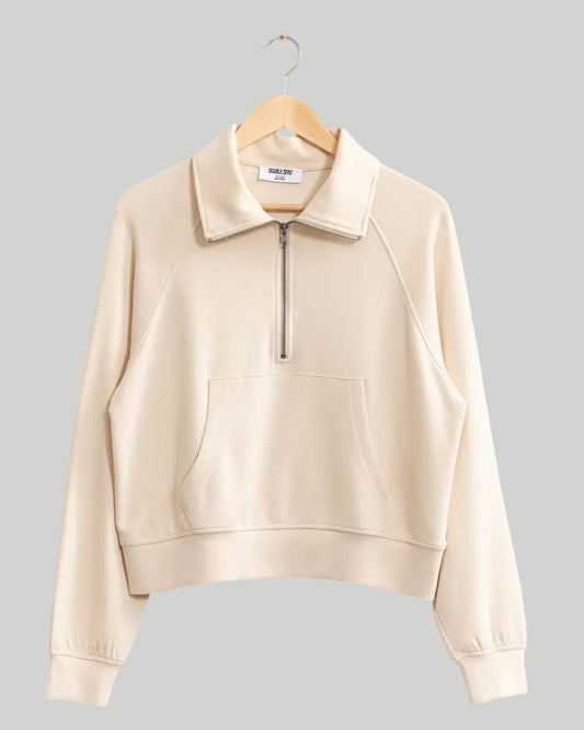 Half zip-up collar sweatshirt available in alpaca and black