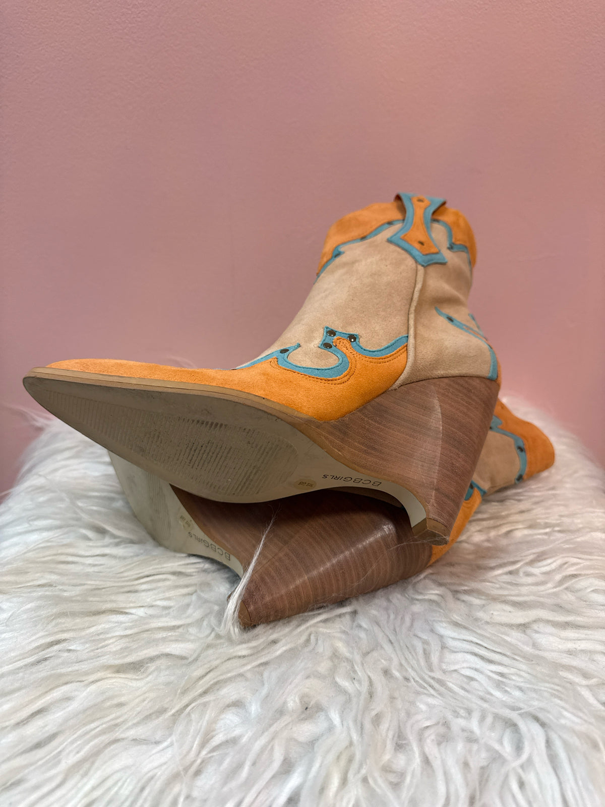 BCBG Girls Western Wedge Boots Pre-Owned