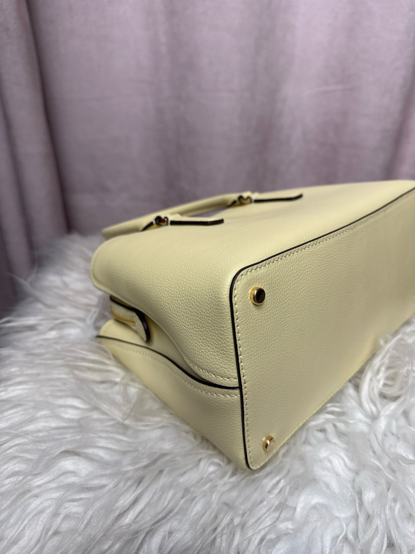 Kate Spade Thompson Street Lemon Fond Handbag