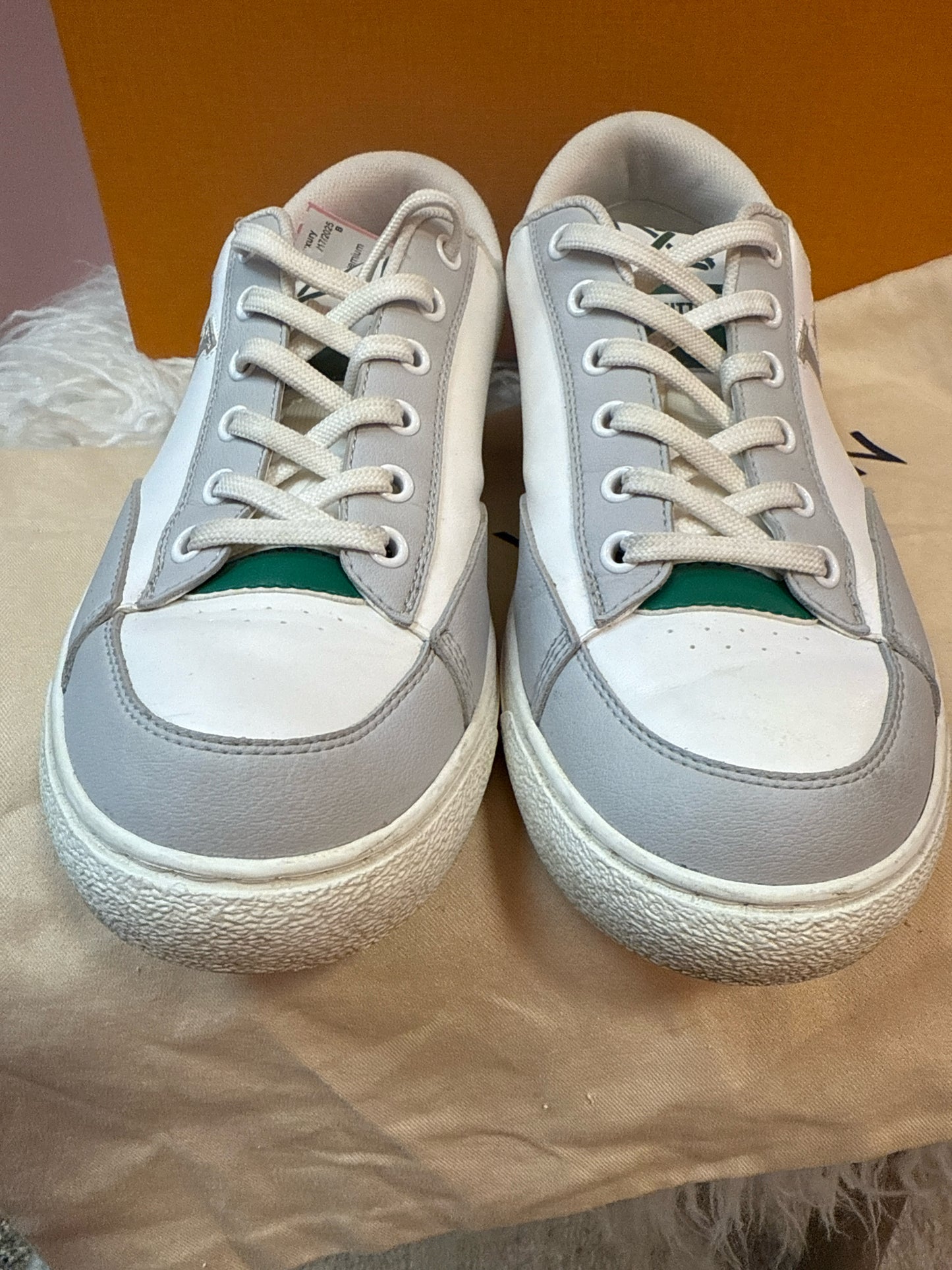 Louis Vuitton Authentic Sneakers with Dust and Box