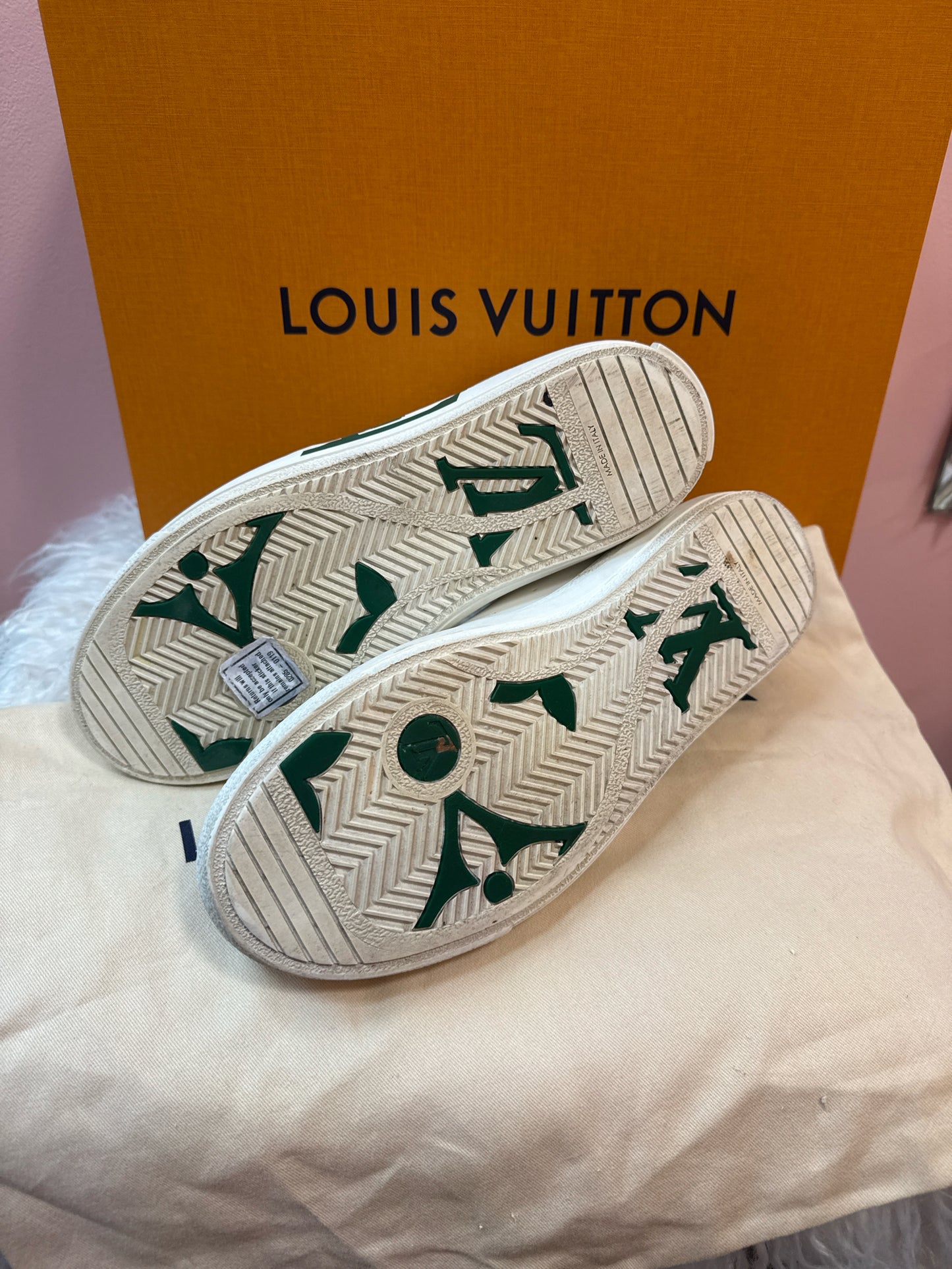 Louis Vuitton Authentic Sneakers with Dust and Box