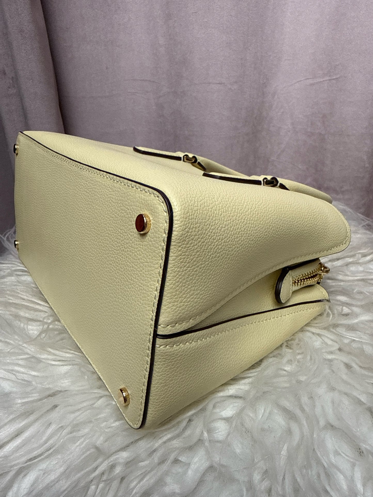 Kate Spade Thompson Street Lemon Fond Handbag