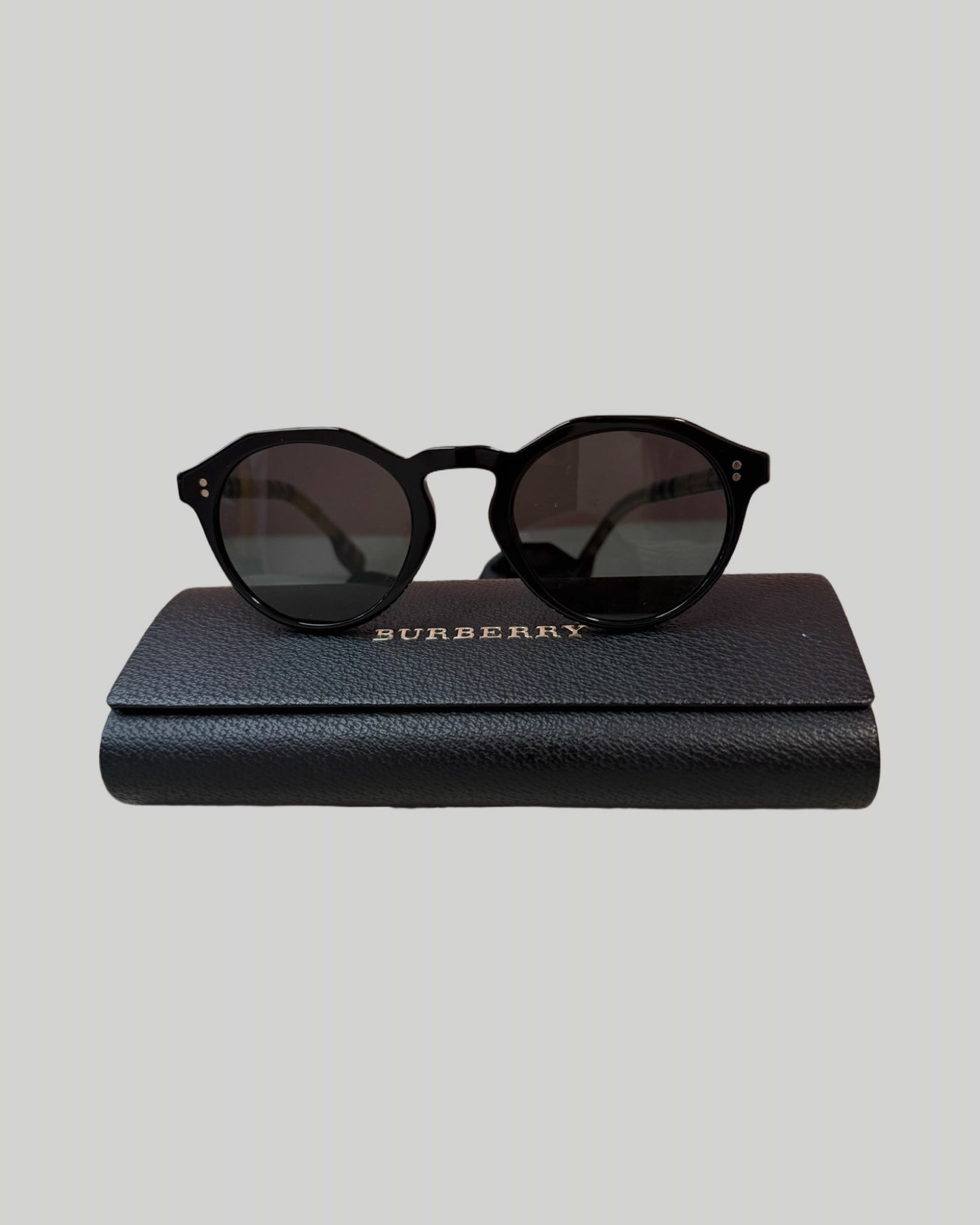 Burberry B 4280 Round Black with Nova Sides Sunglasses