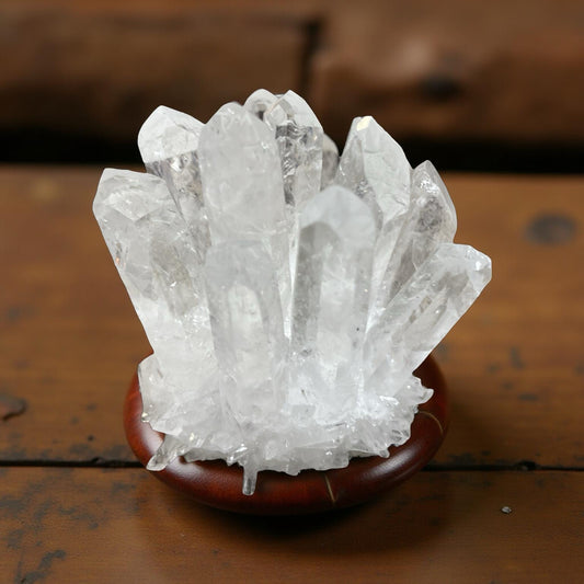 CLEAR CRYSTAL CLUSTER STONE