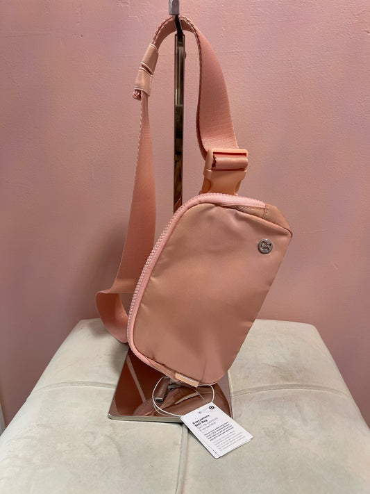 LULULEMON EVERWHERE LIGHT PINK BELT BAG